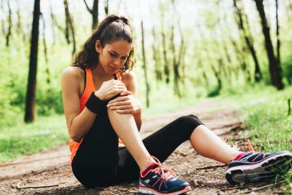 Bị đau khớp gối có nên chạy bộ không?
